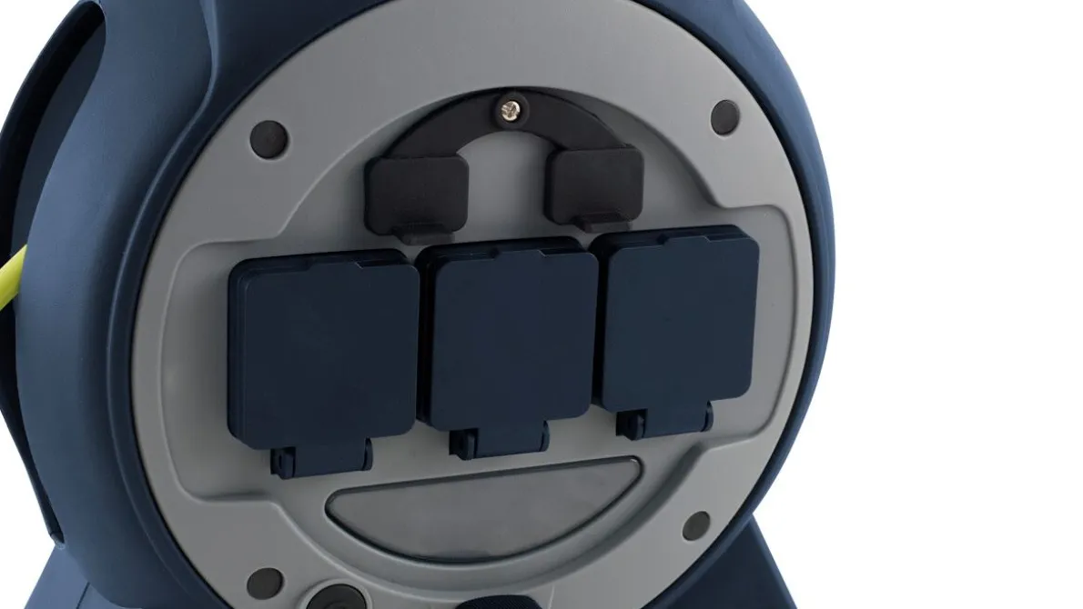 Mensa 3-Wege-Netzkabeltrommel mit USB/Lampe